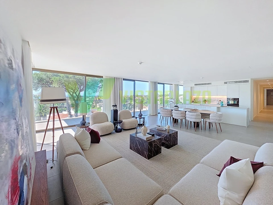 Apartamento T4 para Venda em Lagoa e Carvoeiro Foto 1