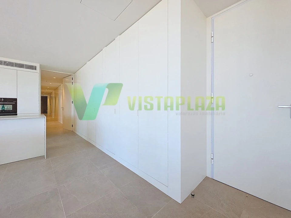 Apartamento T4 para Venda em Lagoa e Carvoeiro Foto 13