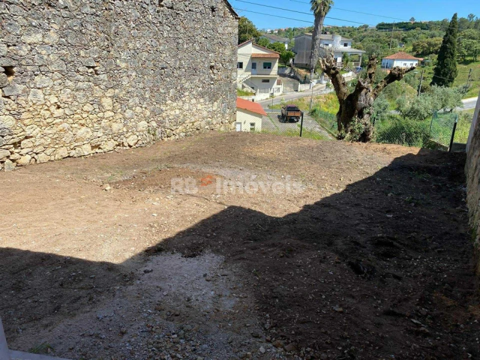 Moradia T2 para Venda em Carregueiros Foto 4