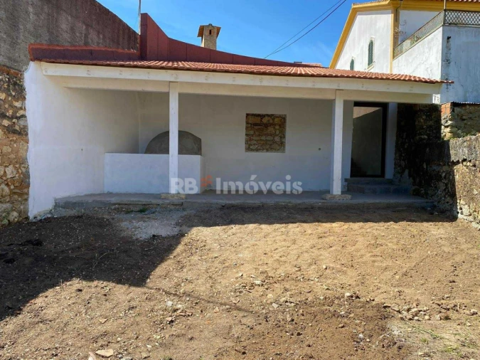 Moradia T2 para Venda em Carregueiros Foto 5