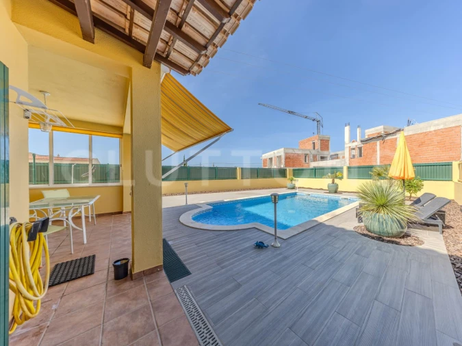 Moradia T3 para Venda em Almancil Foto 2