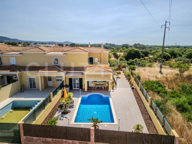 Moradia T3 para Venda em Almancil Foto 6