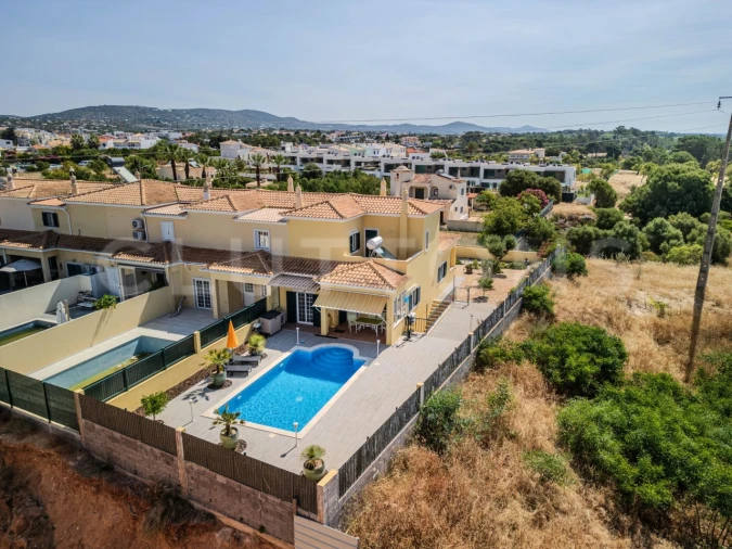 Moradia T3 para Venda em Almancil Foto 31