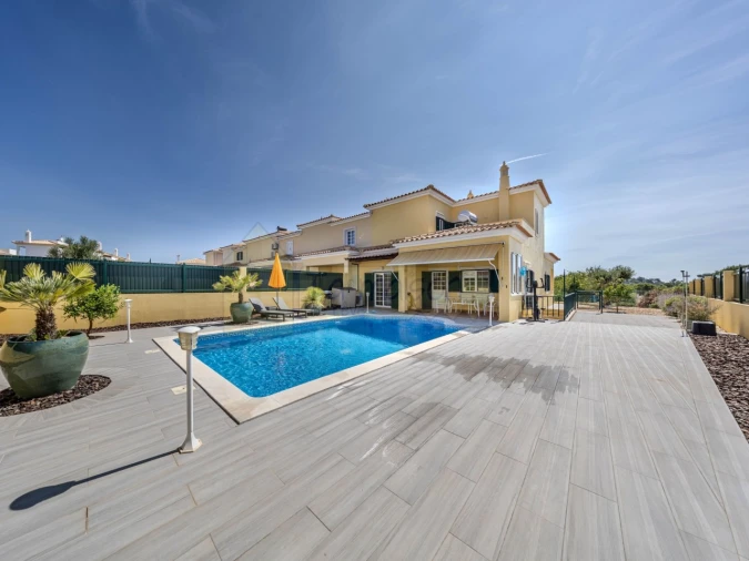 Moradia T3 para Venda em Almancil Foto 2