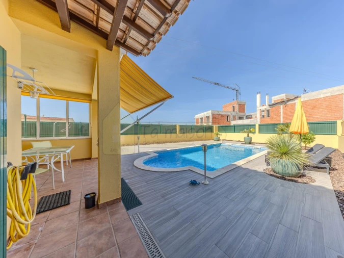 Moradia T3 para Venda em Almancil Foto 11