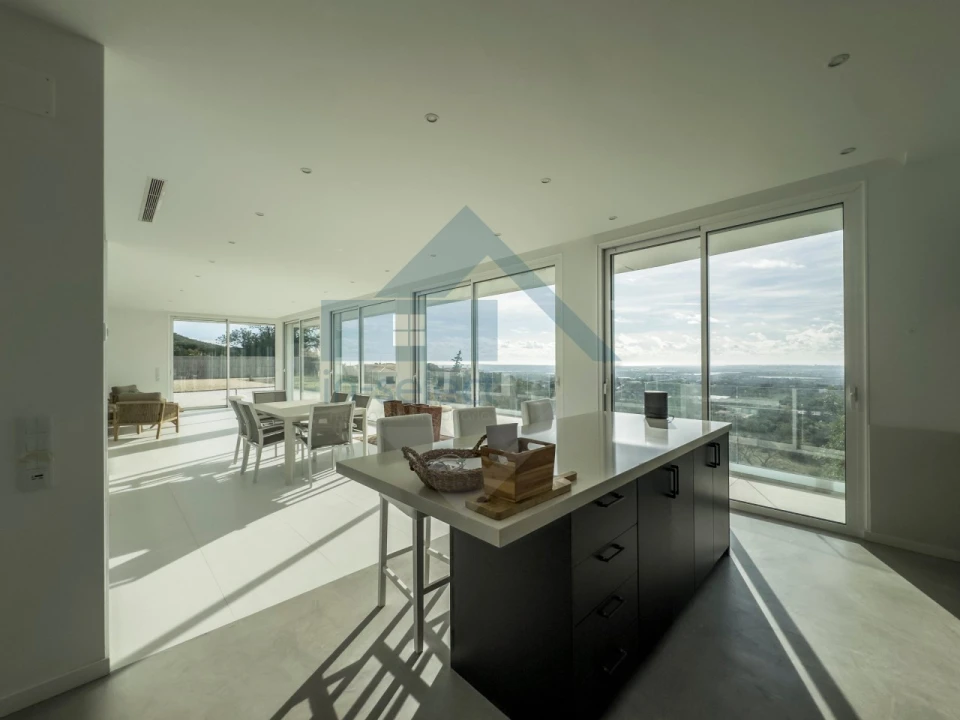 Moradia T3 para Venda em Santa Barbara de Nexe Foto 14