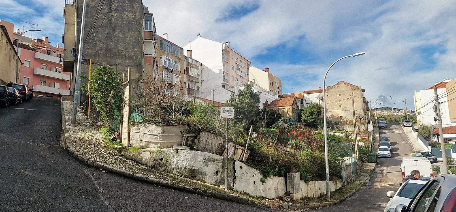 Terreno para Venda em Encosta do Sol Foto 3