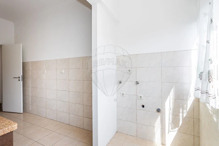 Apartamento T3 para Arrendamento em Agualva e Mira-Sintra Foto 14