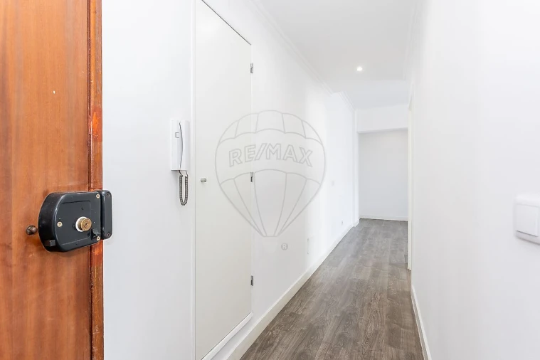 Apartamento T3 para Arrendamento em Agualva e Mira-Sintra Foto 5
