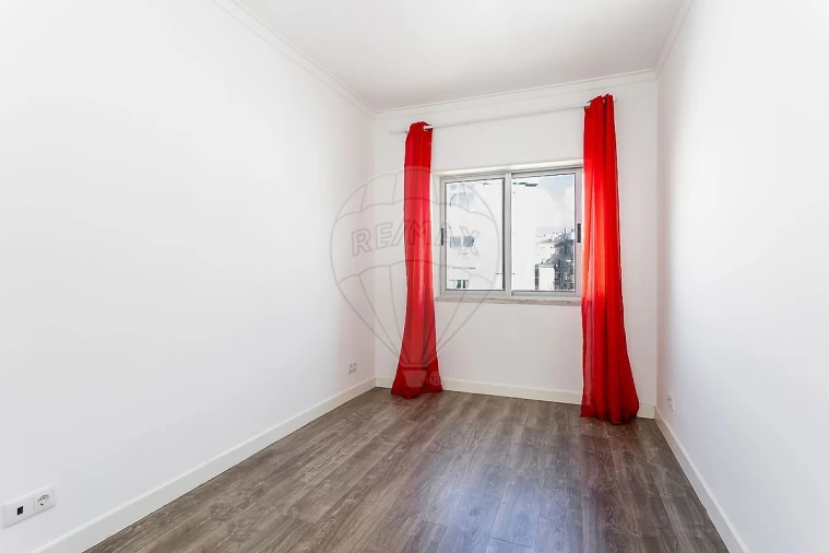 Apartamento T3 para Arrendamento em Agualva e Mira-Sintra Foto 8