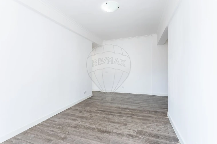 Apartamento T3 para Arrendamento em Agualva e Mira-Sintra Foto 6