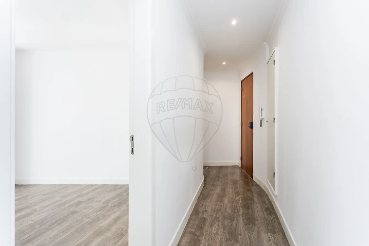 Apartamento T3 para Arrendamento em Agualva e Mira-Sintra Foto 2