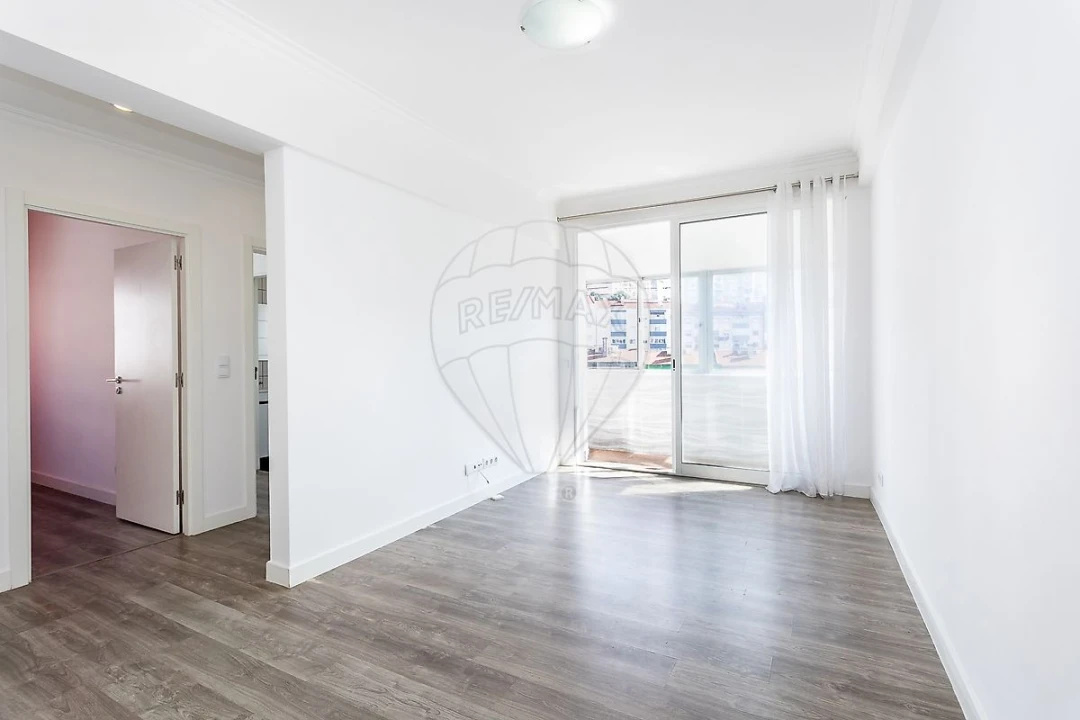 Apartamento T3 para Arrendamento em Agualva e Mira-Sintra Foto 1