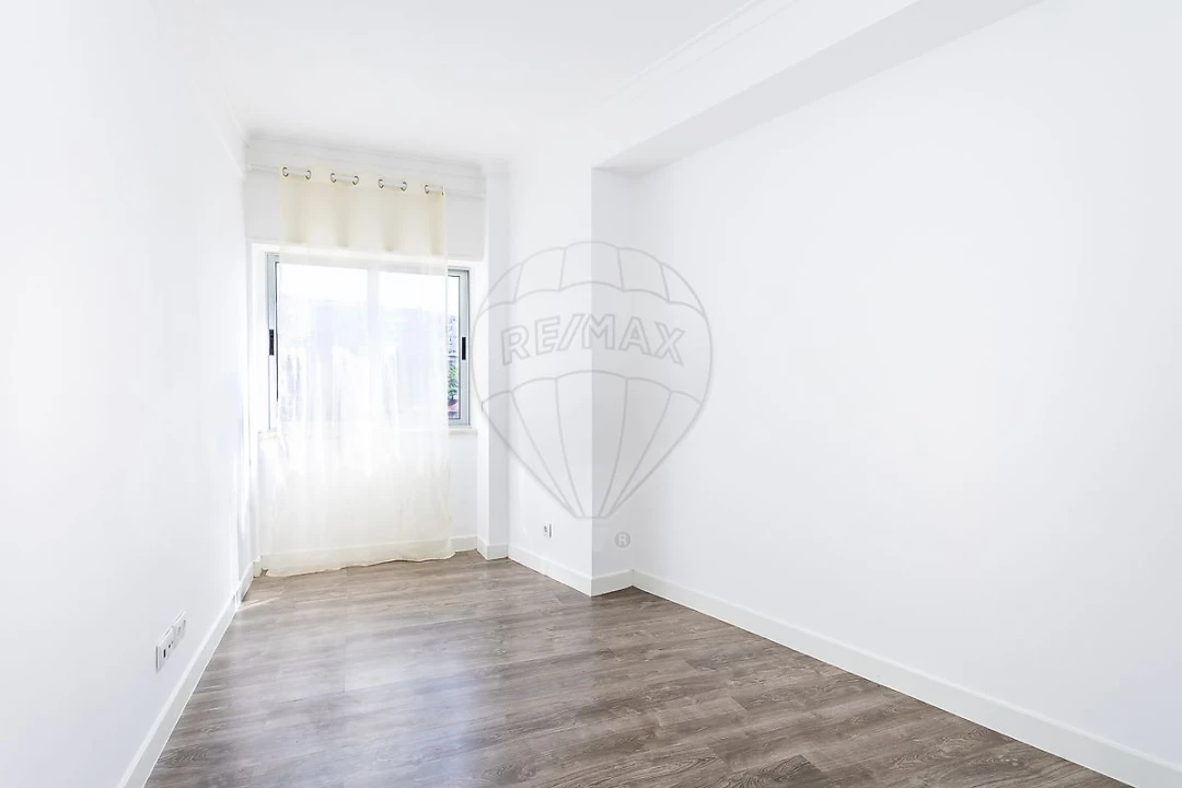 Apartamento T3 para Arrendamento em Agualva e Mira-Sintra Foto 3