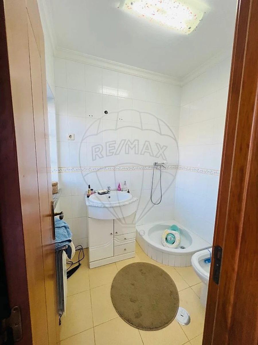 Moradia T3 para Venda em Nogueira do Cravo Foto 25