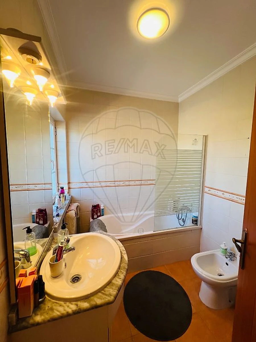 Moradia T3 para Venda em Nogueira do Cravo Foto 16