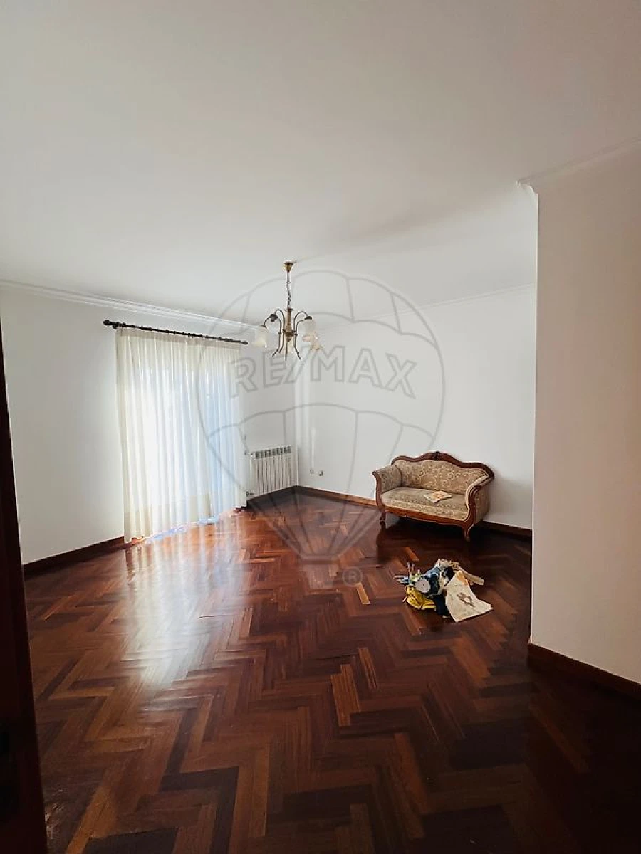 Moradia T3 para Venda em Nogueira do Cravo Foto 13