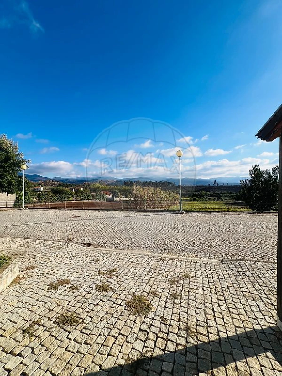 Moradia T3 para Venda em Nogueira do Cravo Foto 33