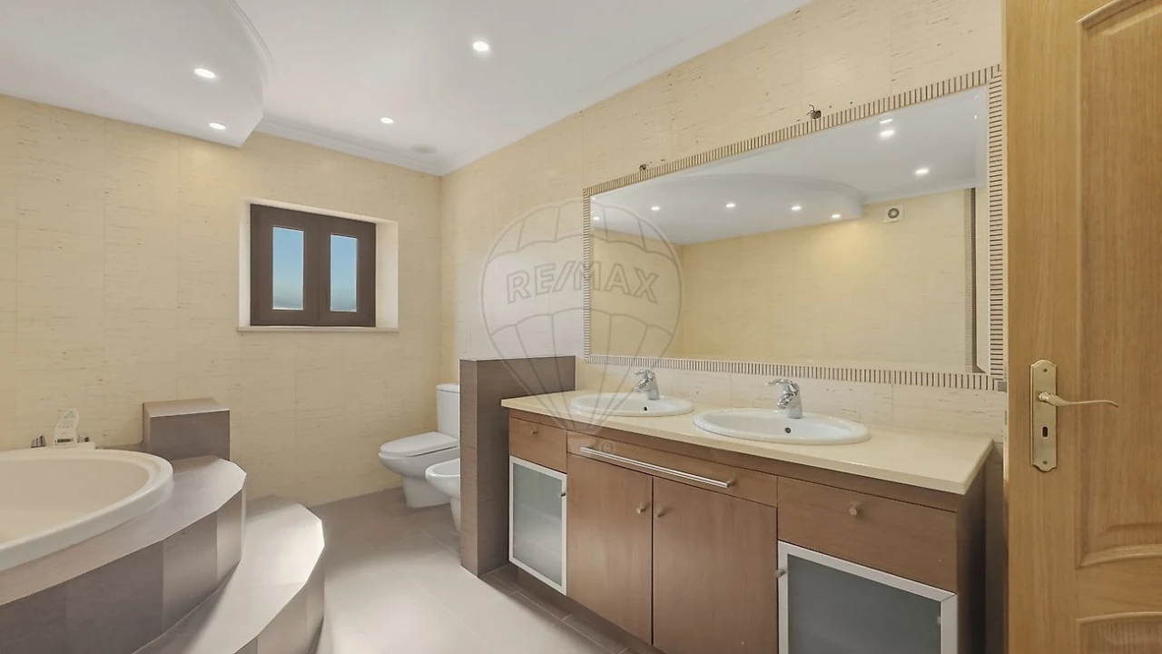 Moradia T6 para Venda em Azeitão (São Lourenço e São Simão) Foto 35