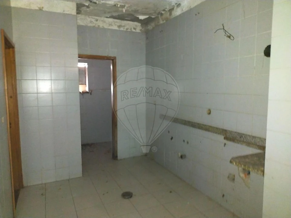 Apartamento T2 para Venda em Campanhã Foto 6