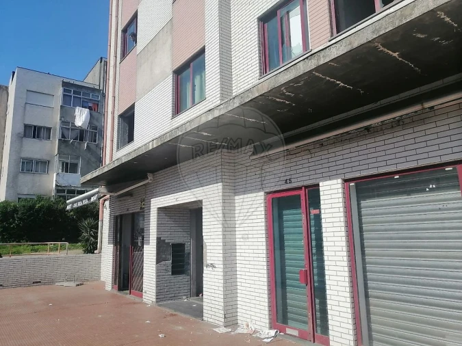 Apartamento T2 para Venda em Campanhã Foto 3