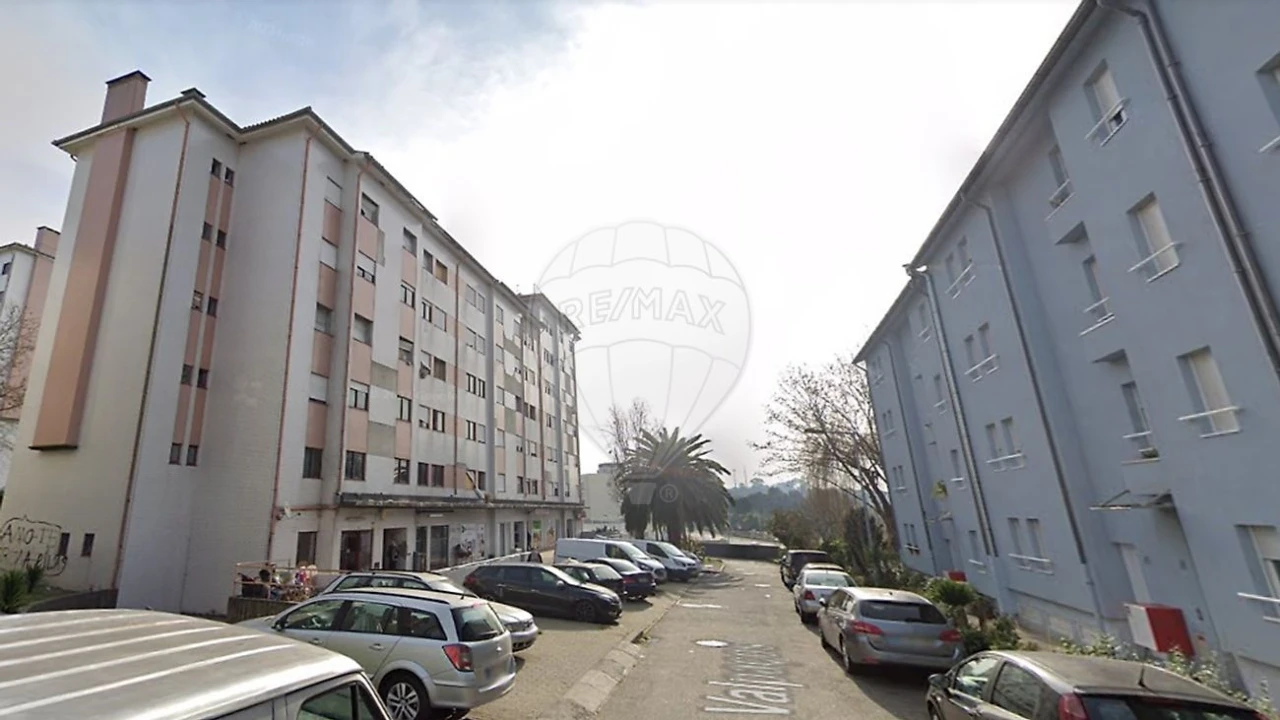 Apartamento T2 para Venda em Campanhã Foto 4