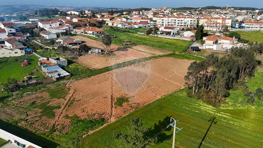 Terreno para Venda em Campelos e Outeiro da Cabeça Foto 2