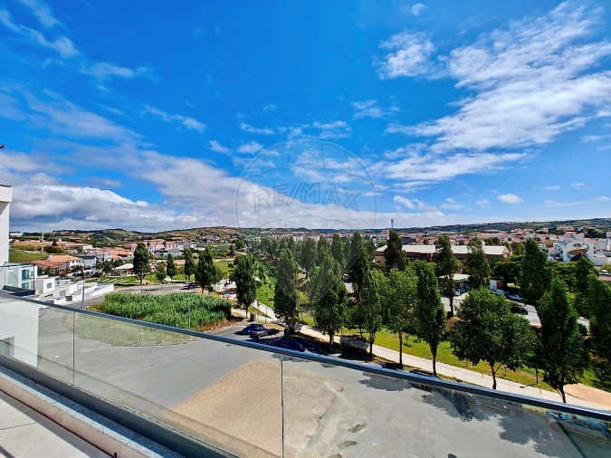 Apartamento T4 para Venda em Lourinhã e Atalaia Foto 9