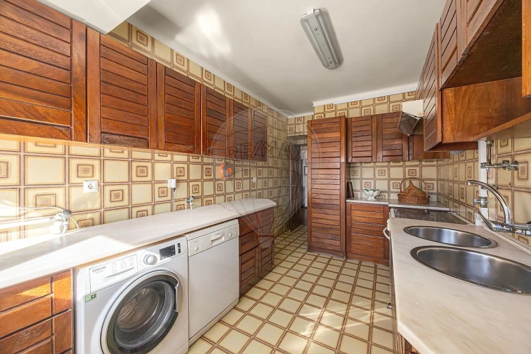 Apartamento T4 para Venda em Santa Maria, São Pedro e Matacães Foto 16