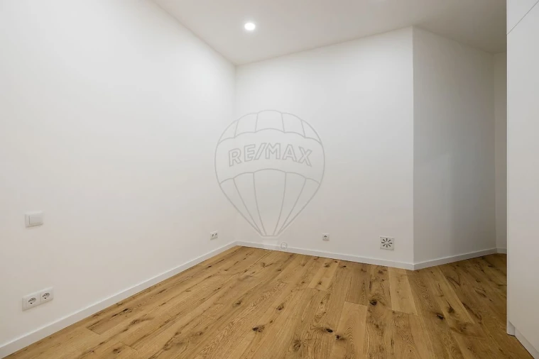 Apartamento T1 para Venda em São Vicente Foto 12