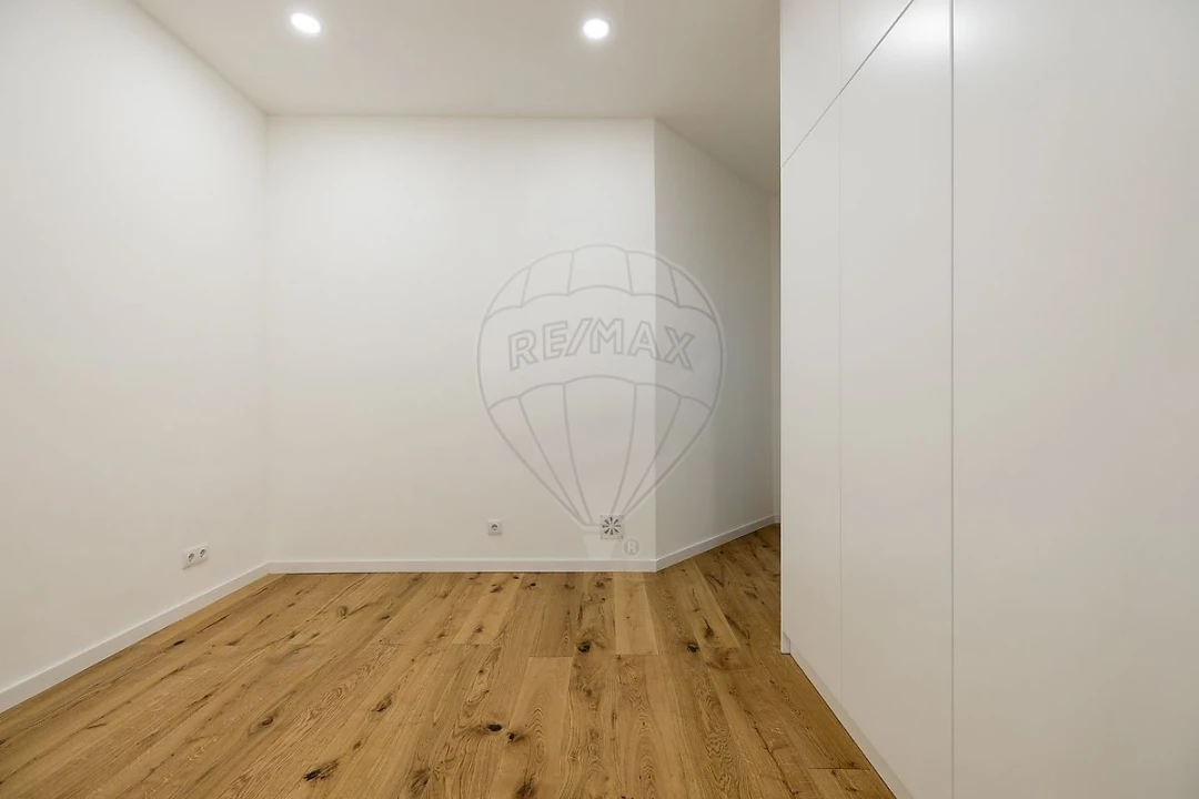 Apartamento T1 para Venda em São Vicente Foto 11