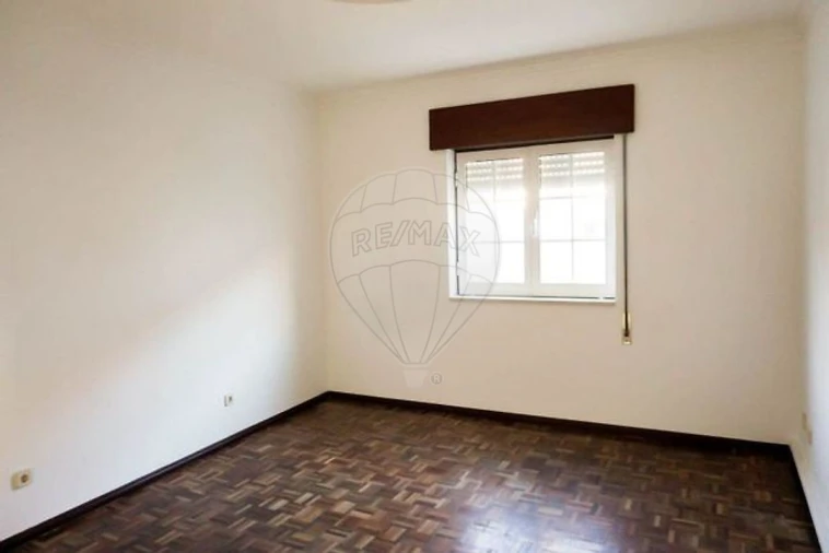 Apartamento T1 para Venda em Almeirim Foto 3