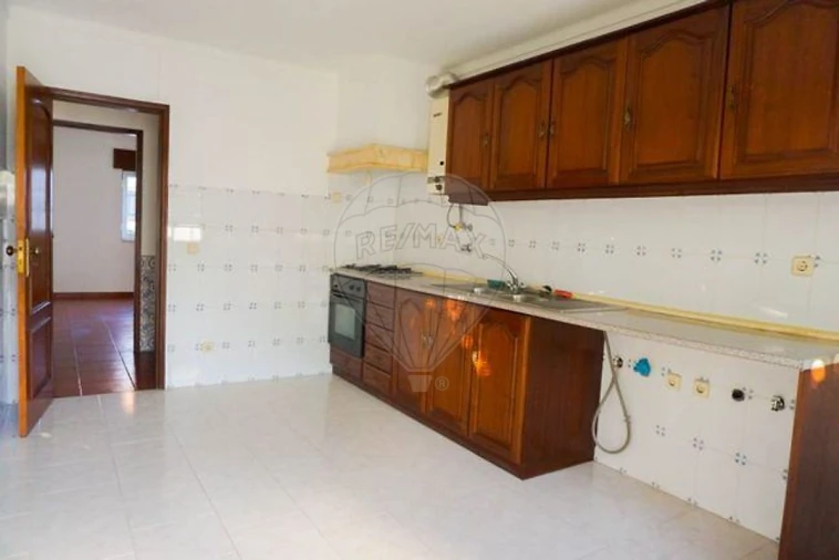 Apartamento T1 para Venda em Almeirim Foto 1