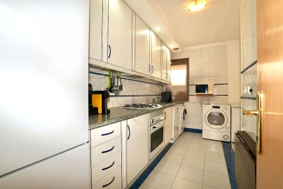Apartamento T2 para Venda em Laranjeiro e Feijó