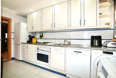 Apartamento T2 para Venda em Laranjeiro e Feijó
