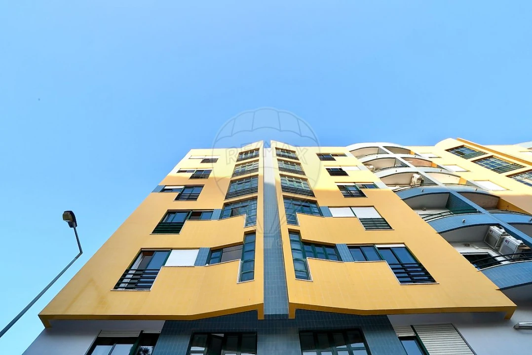 Apartamento T2 para Venda em Laranjeiro e Feijó Foto 2