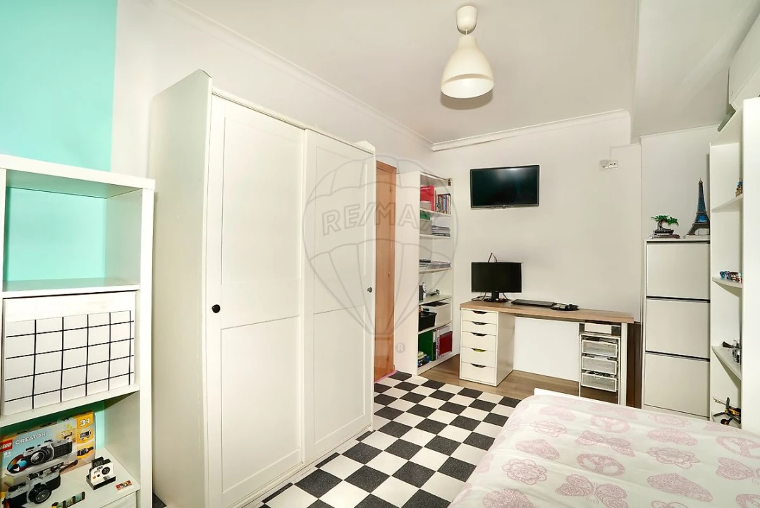 Apartamento T2 para Venda em Laranjeiro e Feijó Foto 17