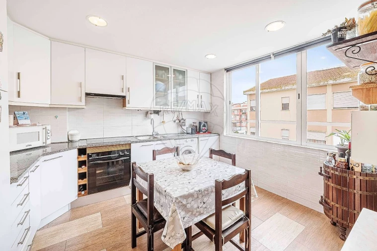 Apartamento T2 para Venda em Cacém e São Marcos Foto 22