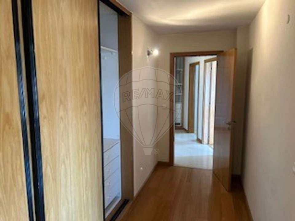 Apartamento T1 para Arrendamento em Lumiar Foto 20
