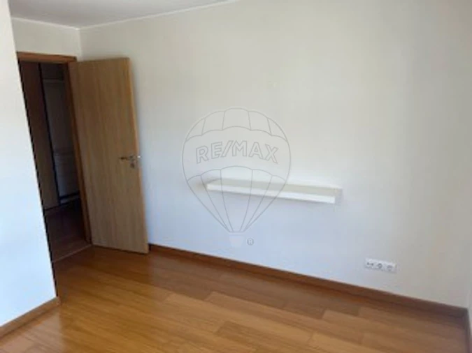 Apartamento T1 para Arrendamento em Lumiar Foto 17