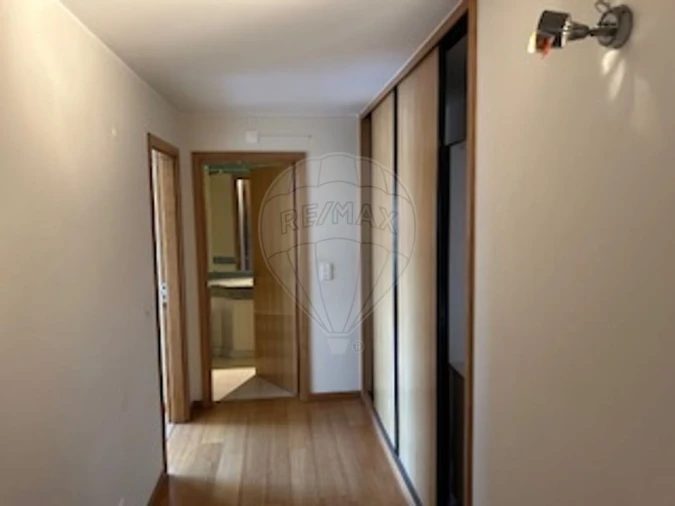 Apartamento T1 para Arrendamento em Lumiar Foto 12
