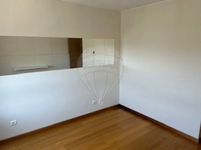 Apartamento T1 para Arrendamento em Lumiar Foto 19