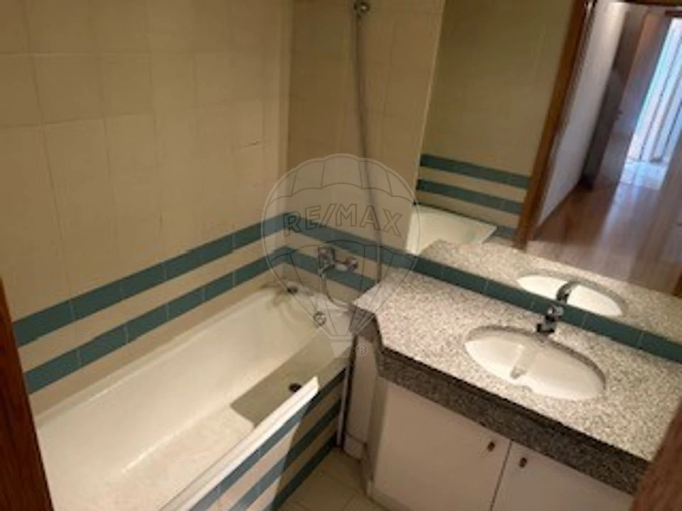 Apartamento T1 para Arrendamento em Lumiar Foto 15