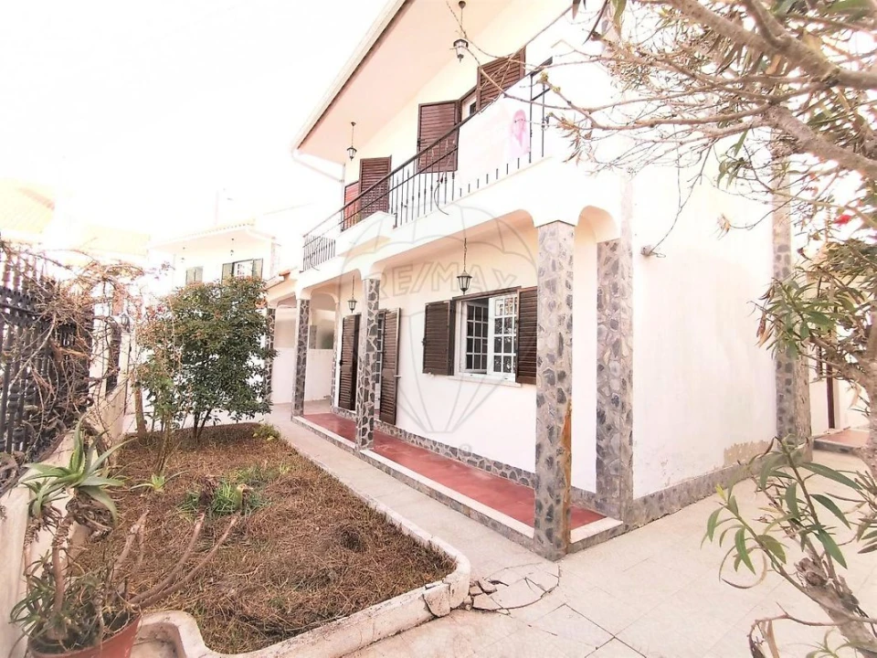 Moradia T3 para Venda em Carregado e Cadafais Foto 13