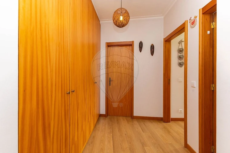 Apartamento T2 para Venda em Grijó e Sermonde Foto 9