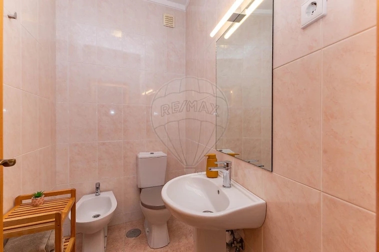 Apartamento T2 para Venda em Grijó e Sermonde Foto 7