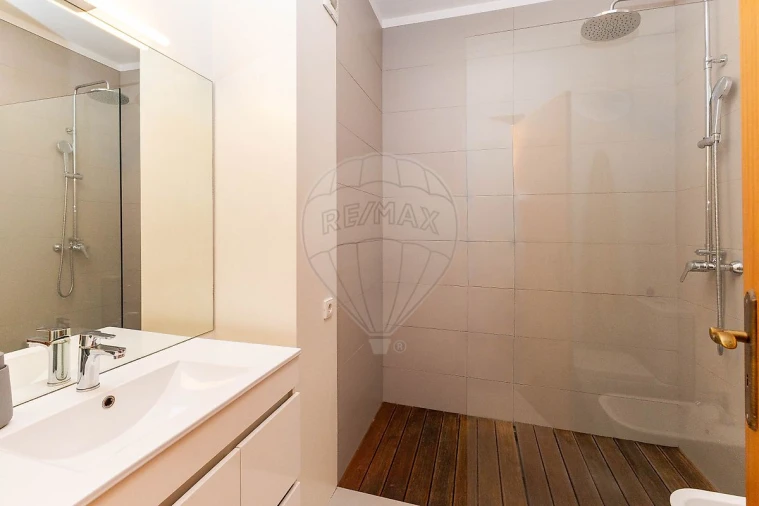 Apartamento T2 para Venda em Grijó e Sermonde