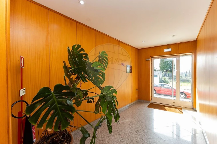 Apartamento T2 para Venda em Grijó e Sermonde Foto 26