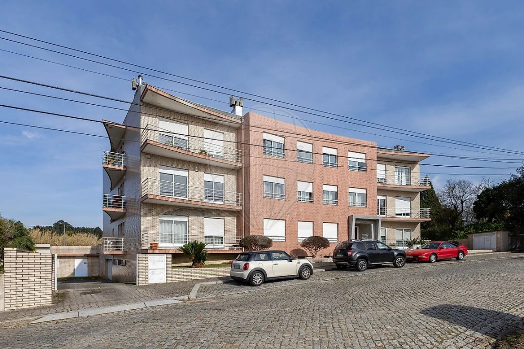 Apartamento T2 para Venda em Grijó e Sermonde Foto 24