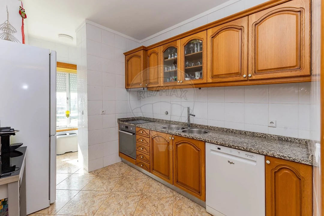 Apartamento T2 para Venda em Grijó e Sermonde Foto 10